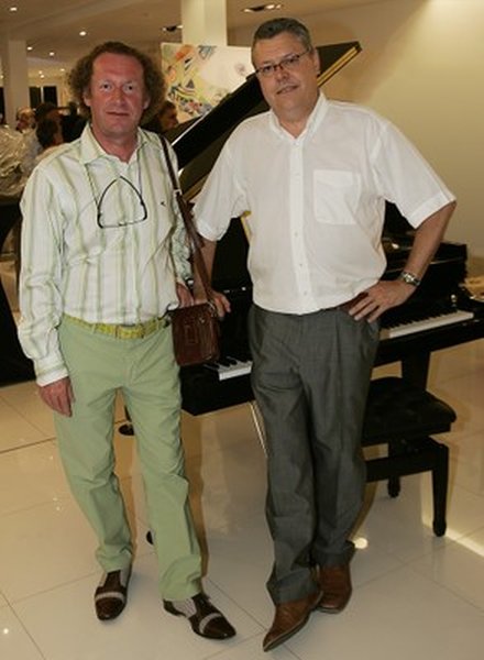Piano Van Innis - Piano's Van Innis - Nouveautés & Liens