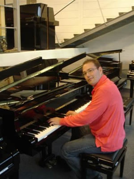 Piano Van Innis - Piano's Van Innis - Nouveautés & Liens