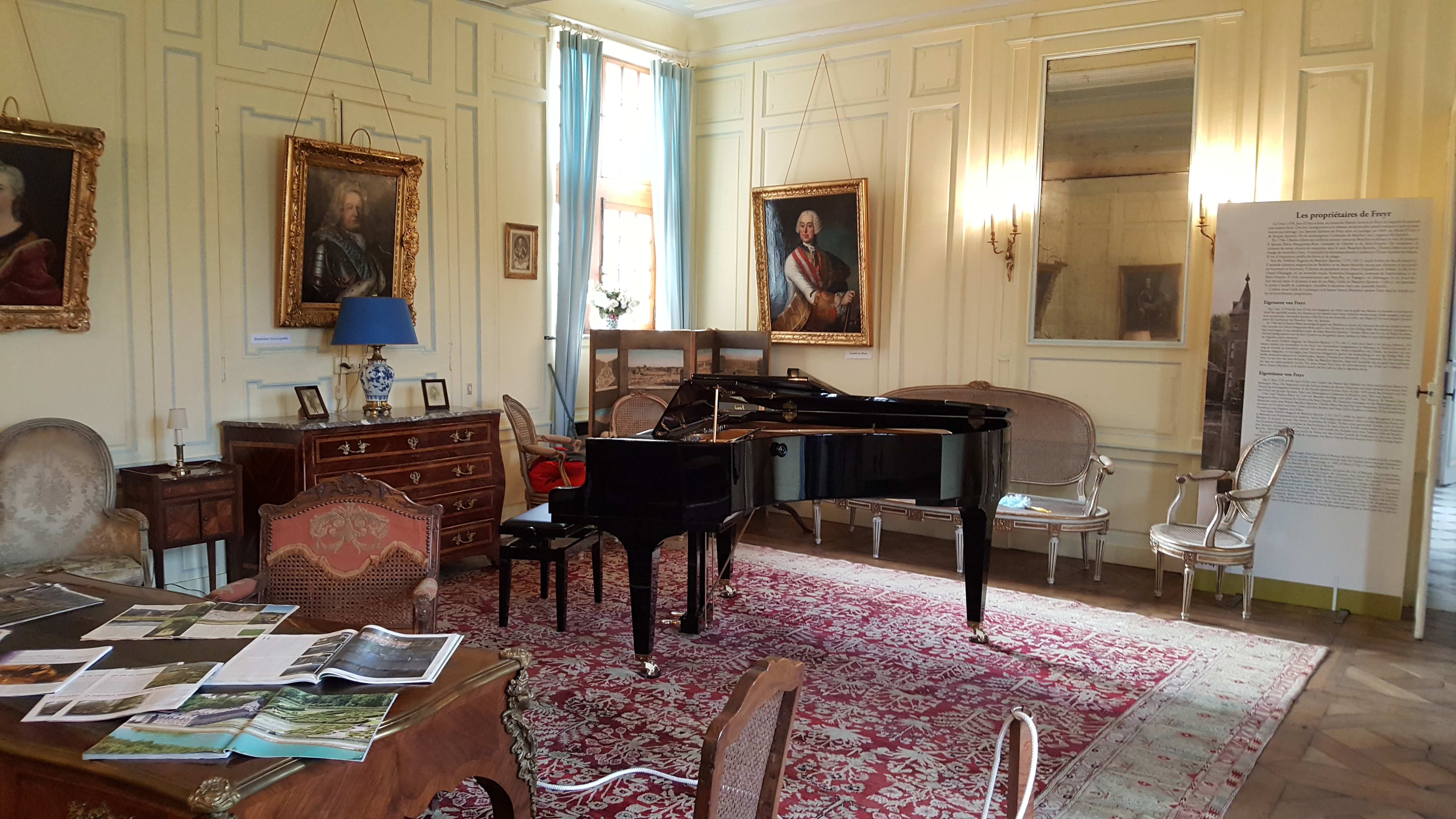 Piano Van Innis - Piano's Van Innis - Nouveautés & Liens