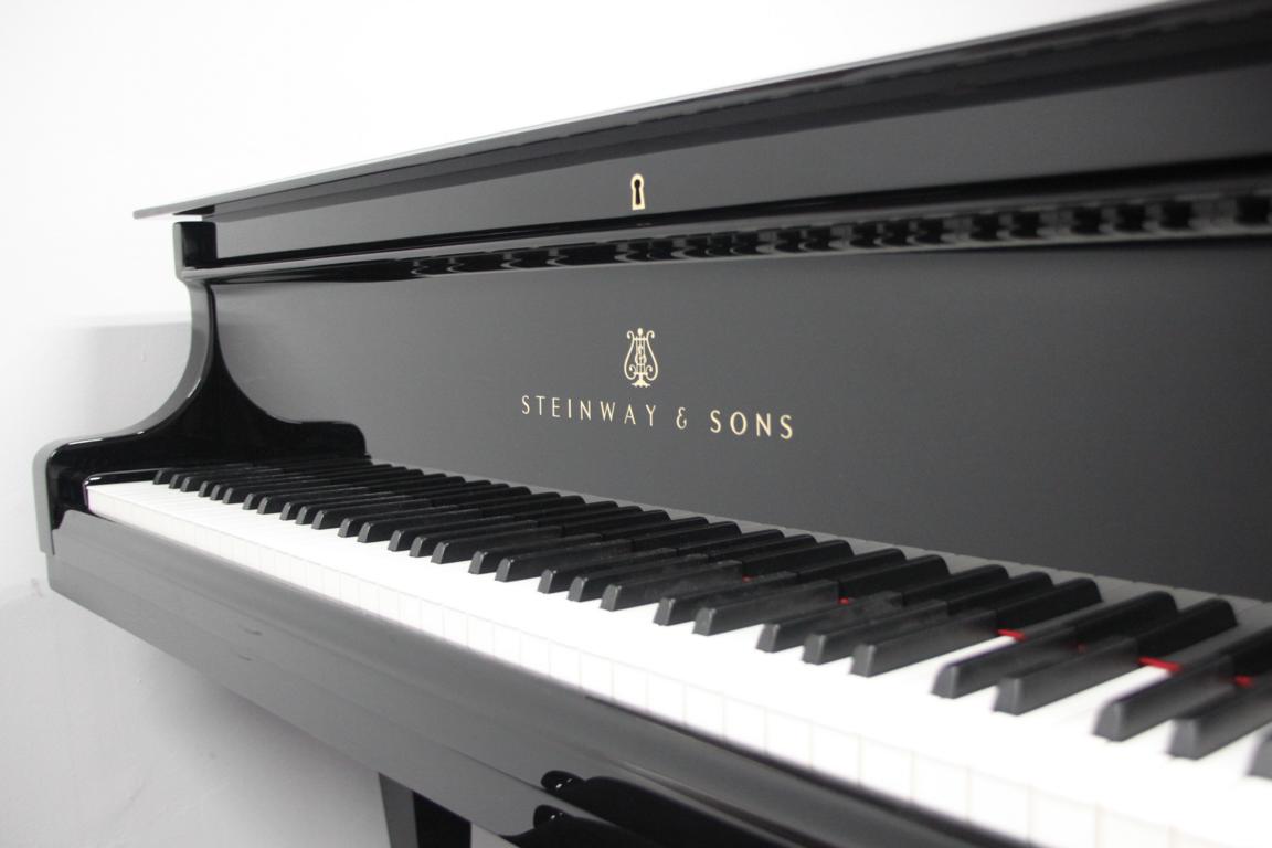 STEINWAY & SONS